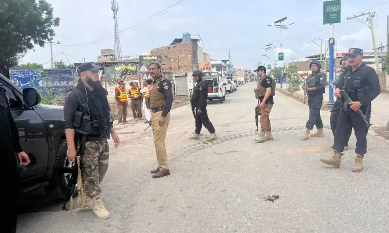 کے پی کے بنوں میں پولیس اور عسکریت پسندوں کے درمیان شدید لڑائی، 12 دہشت گرد ہلاک، ایک شخص جاں بحق