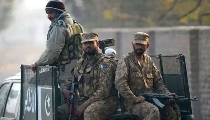 خیبر پختونخوا میں خفیہ کارروائیوں کے دوران 23 دہشت گرد ہلاک، کمانڈر بھی شامل: آئی ایس پی آر