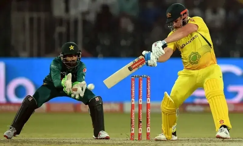 پاکستان نے آسٹریلیا کے خلاف دوسرے ون ڈے میں ٹاس جیت کر فیلڈنگ کا فیصلہ کیا