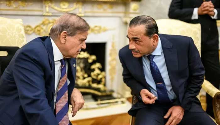 وزیراعظم شہباز شریف اور آرمی چیف جنرل عاصم منیر امریکہ-ایران تکنیکی مذاکرات میں شرکت کے لیے سوئٹزرلینڈ پہنچ گئے