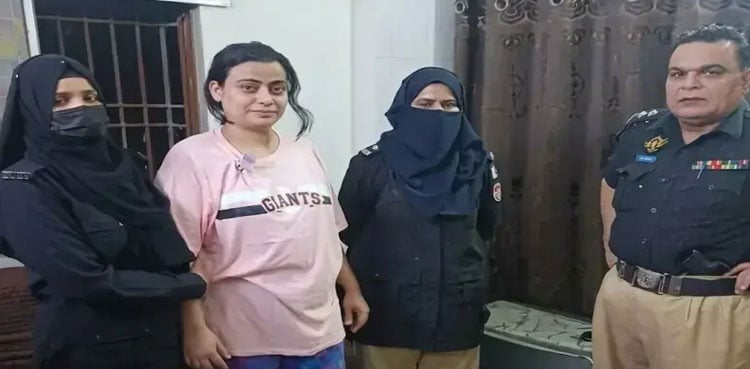 کراچی: ‘چپس کے پیکٹوں’ میں کوکین کی سپلائی، انمول پنکی کا انکشاف