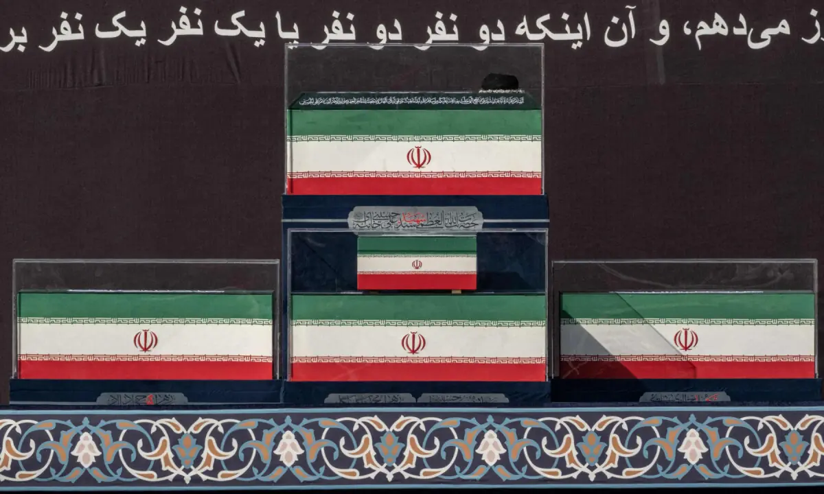 ایران میں قتل کیے گئے سپریم لیڈر آیت اللہ علی خامنہ ای کی نماز جنازہ کی تقریبات کا آغاز، لاکھوں افراد کا ہجوم