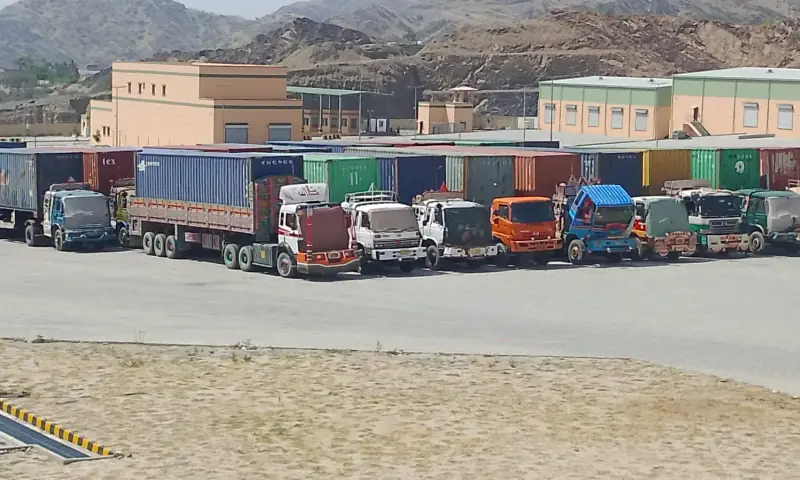پاکستان نے طورخم کے راستے عالمی خوراک پروگرام کے 26 امدادی کنٹینرز کو افغانستان جانے کی اجازت دے دی