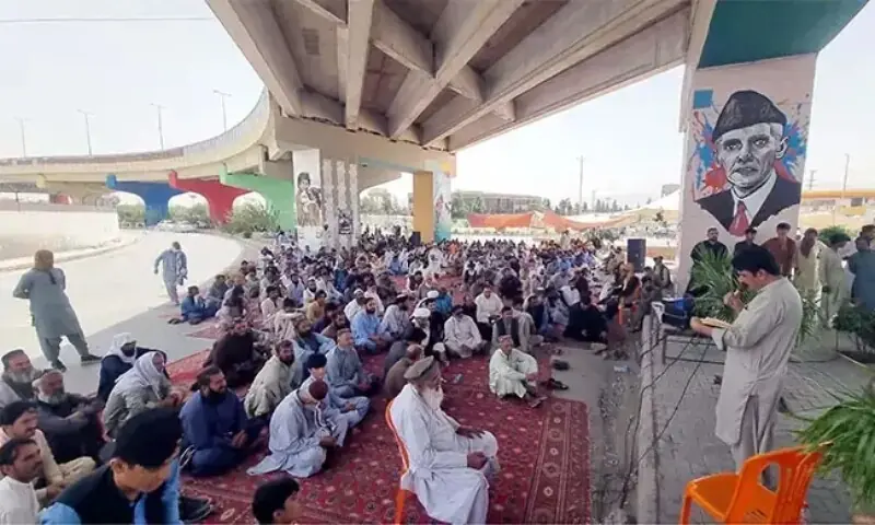 شہید پولیس اہلکاروں کے لواحقین کا کوئٹہ دھرنا 10 روز بعد حکومت سے معاہدے کے بعد ختم
