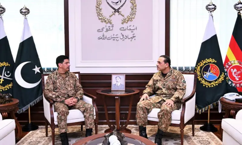 نئے تعینات کمانڈر نیشنل اسٹریٹیجک کمانڈ عامر رضا کی سی ڈی ایف عاصم منیر سے ملاقات