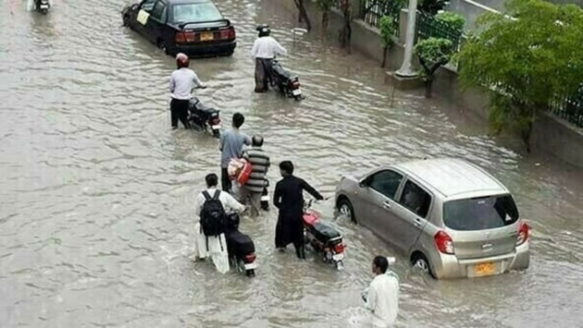جاری مون سون بارشوں کے پیش نظر موٹروے پولیس کا احتیاط برتنے کا مشورہ