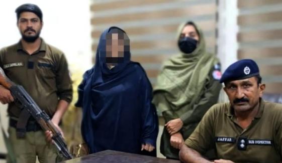 پاکپتن: پولیس وردی کا غلط استعمال، ٹک ٹاکر لڑکی گرفتار