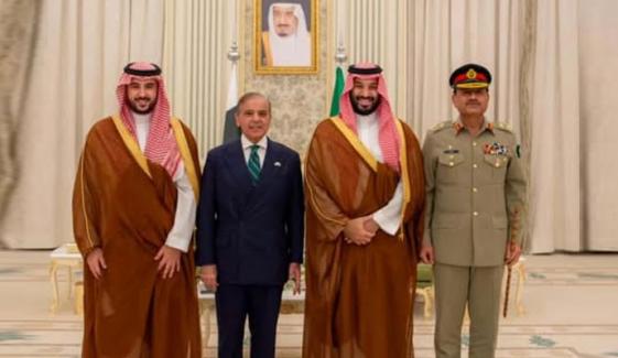 وزیرِاعظم شہباز شریف کا سعودی عرب سے اظہارِ یکجہتی: ‘میں، فیلڈ مارشل اور پوری قوم آپ کے ساتھ ہیں’