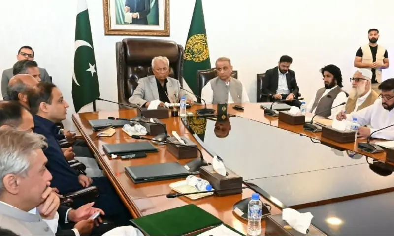 مال بردار ٹرانسپورٹرز نے وسیع تر قومی مفاد میں ہڑتال 40 دن کے لیے ملتوی کر دی