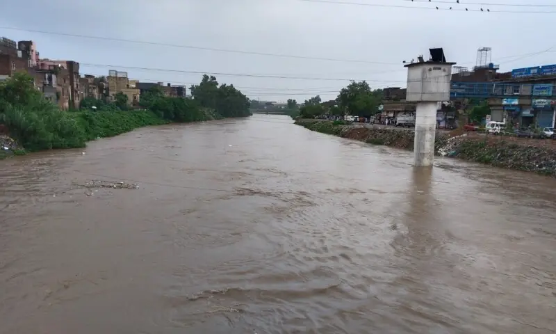 راولپنڈی اور اسلام آباد میں شدید بارشیں، پی ایم ڈی نے نالہ لئی کے لیے سیلاب کا الرٹ جاری کر دیا