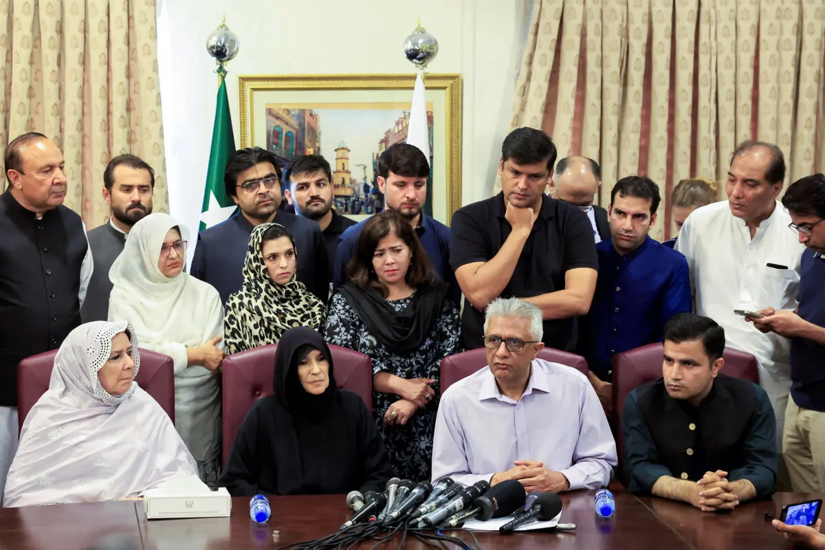سپریم کورٹ کے حکم کی خلاف ورزی: پی ٹی آئی کا عمران خان کو پمز منتقل کرنے پر حکومت پر شدید حملہ