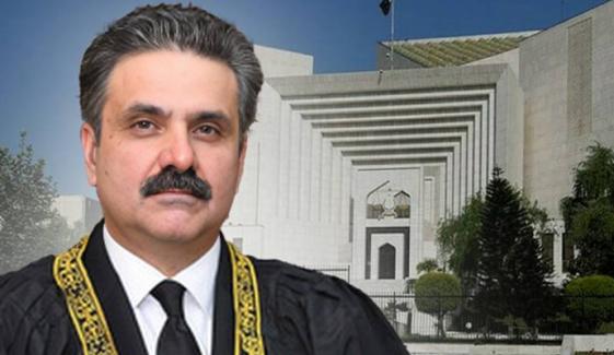 سپریم کورٹ میں یومِ آزادی کی پروقار تقریب، چیف جسٹس یحییٰ آفریدی نے قومی پرچم لہرایا