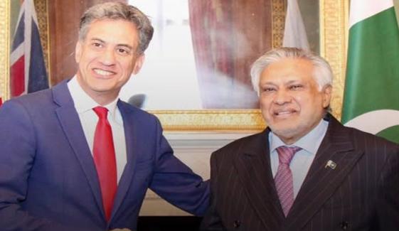 اسحاق ڈار کی برطانوی ہم منصب سے ملاقات: دوطرفہ تعلقات اور عالمی امور پر تبادلہ خیال