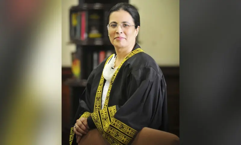 جسٹس عائشہ ملک نے خواتین کو زیادتی کی ‘دعوت’ دینے کے مفروضوں کو چیلنج کر دیا