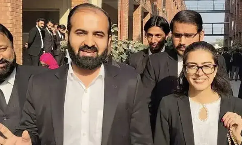 سیکیورٹی خلاف ورزی کیس: ایمان مزاری اور ہادی چٹھہ کا جیل ٹرائل پر اعتراض، کارروائی سے واک آؤٹ